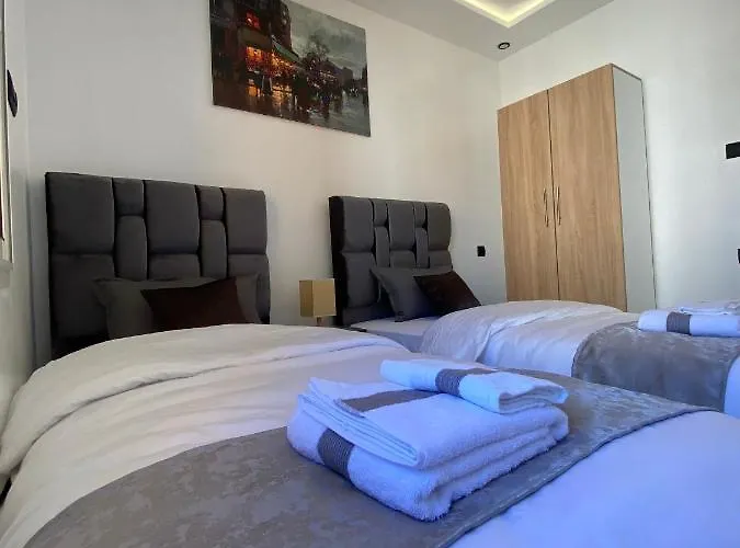 Lovely 2 Bedroom Apartment